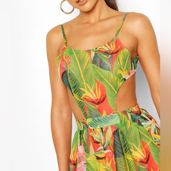 Boohoo Vibrant Floral Print Lightweight Dress Medium - Picture 4 of 6